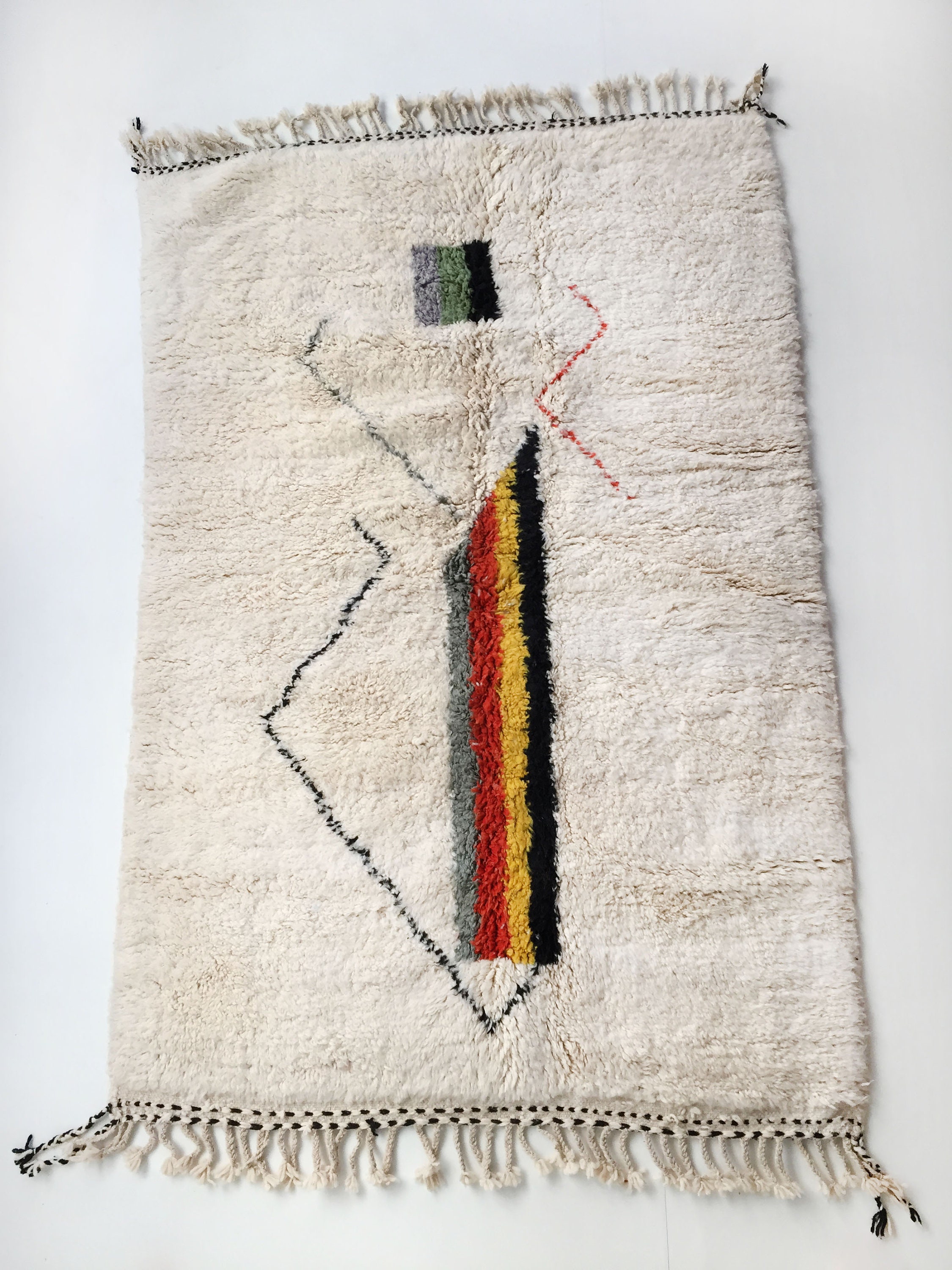 Tapis Berbère Beni Ouarain Écru à Motifs Colorés 232x152cm