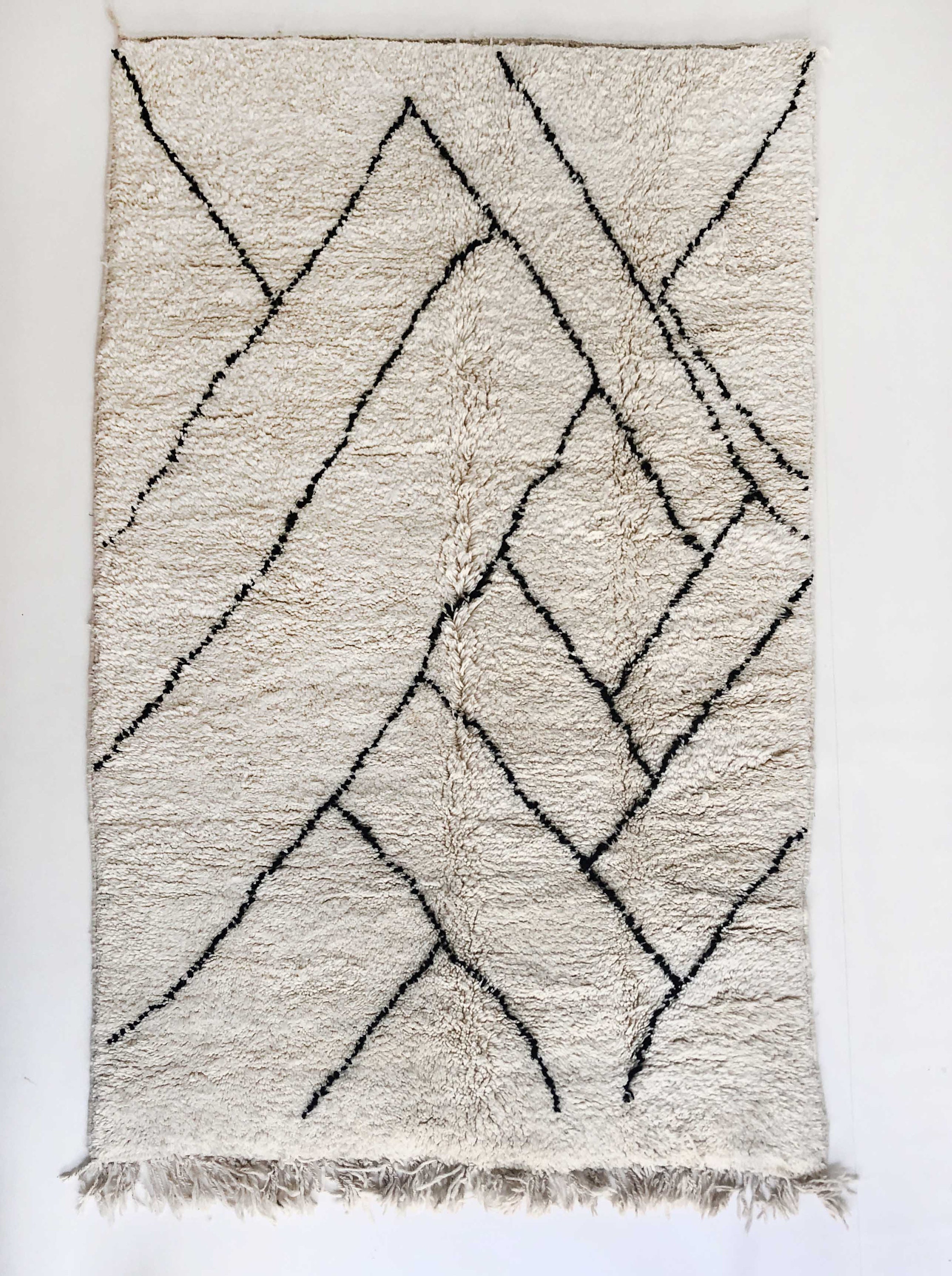 Tapis Berbère Marocain Beni Ouarain Neuf à Motifs Graphiques Noirs 2, 36x1, 55M