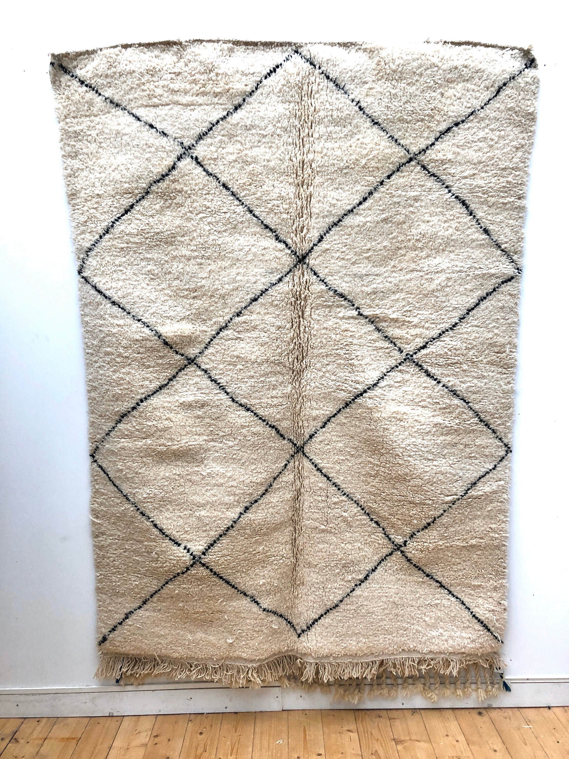 Tapis Berbère Marocain Beni Ouarain à Losanges Noirs Neuf 2, 42x1, 74M