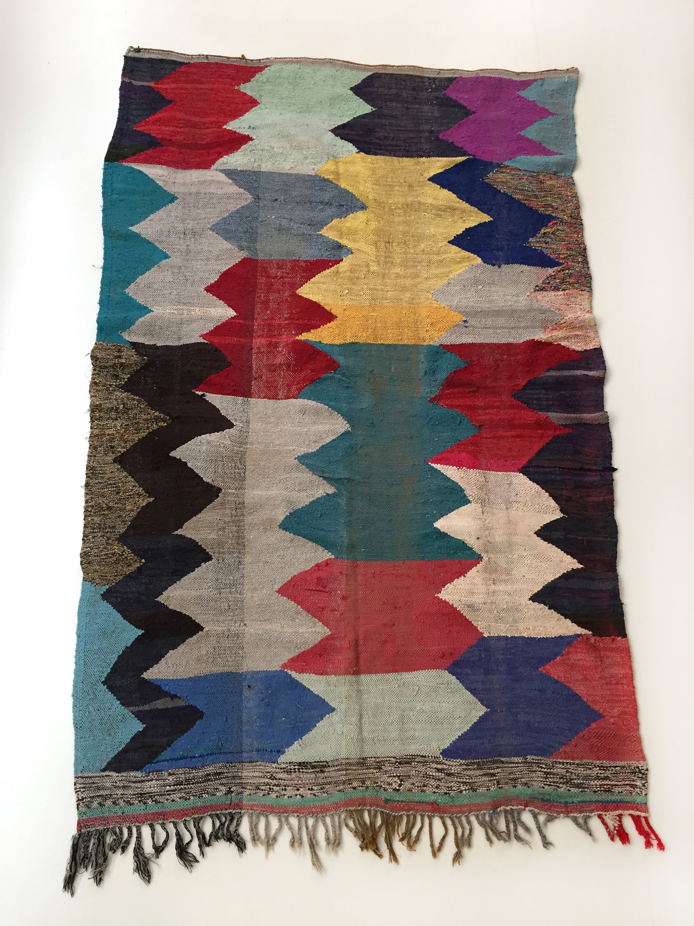 Tapis Berbère Marocain Boucherouite à Chevron Colorés 213x140cm