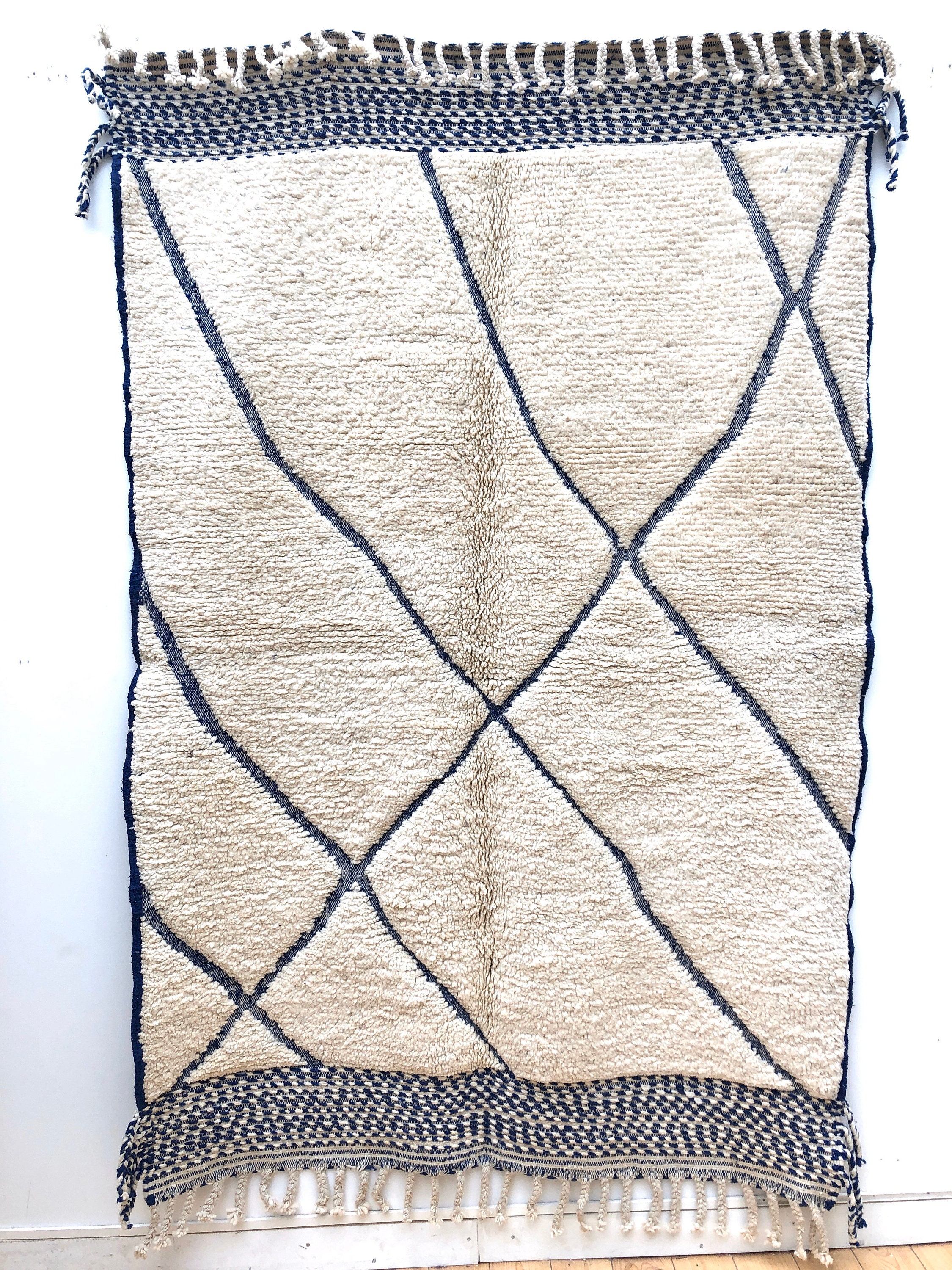 Tapis Berbère Beni Ouarain à Motifs Bleu Majorelle Gravés Dans La Trame 2, 41x1, 6M Neuf