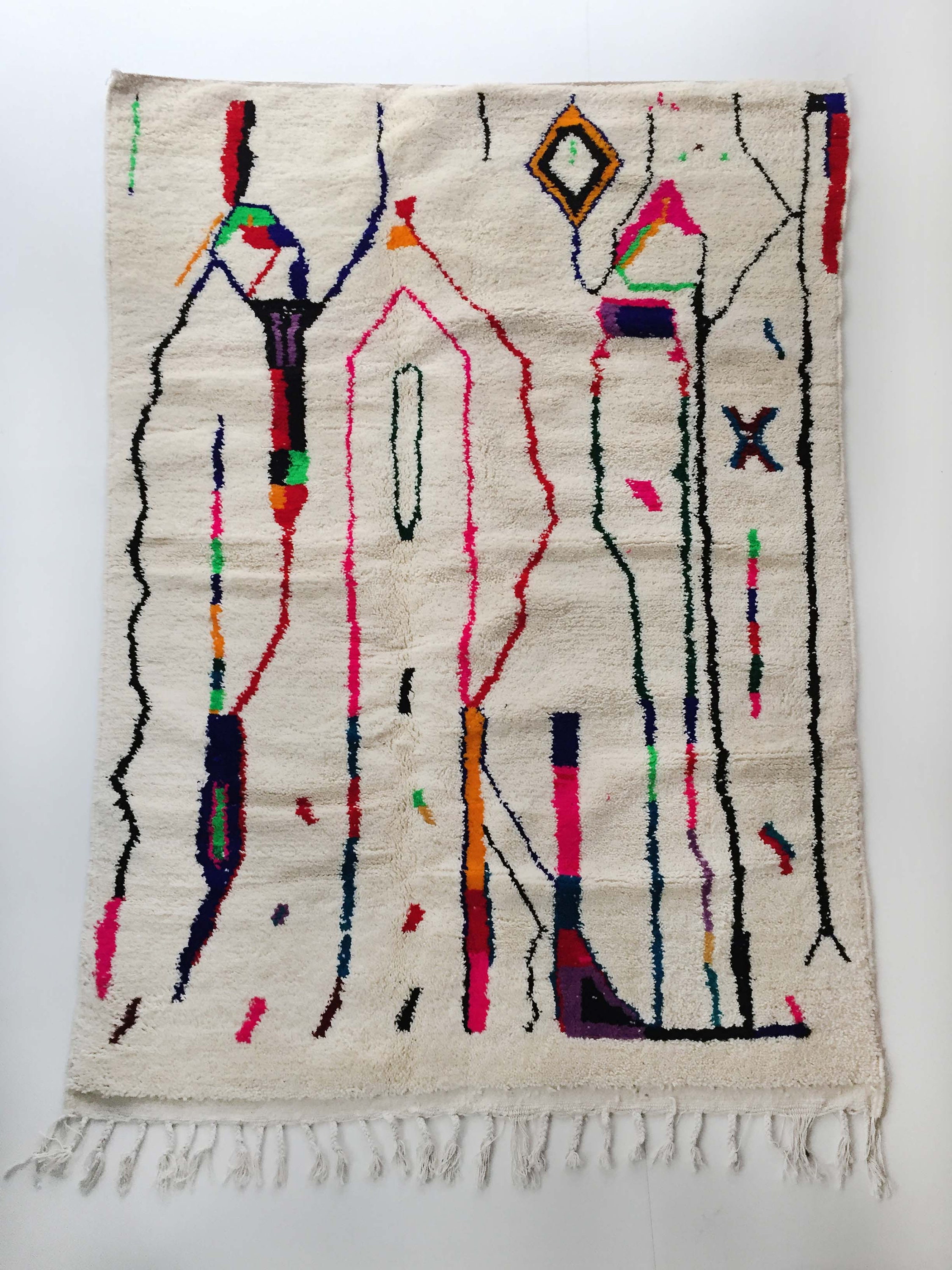 Tapis Berbère Marocain Azilal Écru à Motifs Colorés 240x159cm