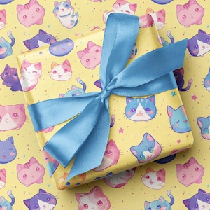 Papier cadeau kawaii imprimé « Cats World » de style anime | Emballage cadeau original avec divers chats de dessins animés | Emballages cadeaux pour toutes les occasions