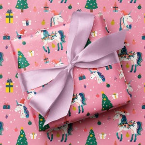 Carta da regalo "Unicorno di Natale" / Carta da regalo di Natale magica e femminile / Carta da regalo con unicorni, rosa e verde, regali e alberi di Natale