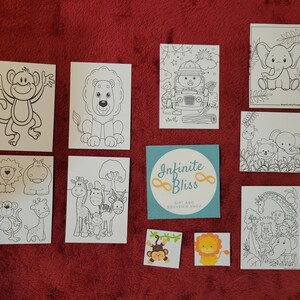 K&ouml;nnte beinhalten: Ein Set mit 10 Schwarzwei&szlig;-Malvorlagen mit verschiedenen Tieren, darunter ein Affe, ein L&ouml;we, eine Giraffe, ein Zebra, ein Elefant und ein Flusspferd. Die Vorlagen sind auf wei&szlig;em Karton gedruckt und perfekt f&uuml;r Kinder zum Ausmalen.