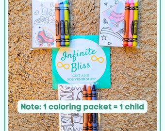 Puede incluir: Tres paquetes de plástico transparente que contienen hojas para colorear y tres crayones Crayola cada uno. Una tarjeta central de color turquesa presenta el texto Infinite Bliss GIFT AND SOUVENIR SHOP. Las hojas muestran patines.