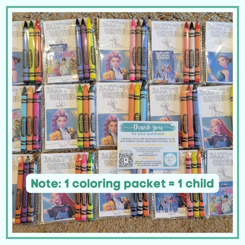 K&ouml;nnte beinhalten: Eine Sammlung von Kinder-Partygeschenken, jeweils mit einem Malpaket und einem Satz Crayola-Buntstiften. Die Pakete zeigen Illustrationen und den Text "JAZZY'S BIRTHDAY". Das Bild enth&auml;lt auch den Text "Note: 1 coloring packet = 1 child".