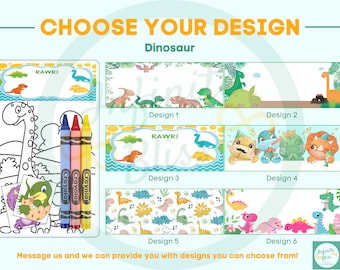 Puede incluir: Seis diseños diferentes para una pancarta de fiesta con temática de dinosaurios. Los diseños presentan dinosaurios en varias poses, incluyendo un dinosaurio con un sombrero de fiesta, un dinosaurio con bigote y un dinosaurio con una corona. Los diseños también incluyen el texto "RAWRI!" y "Diseño 1" a "Diseño 6".