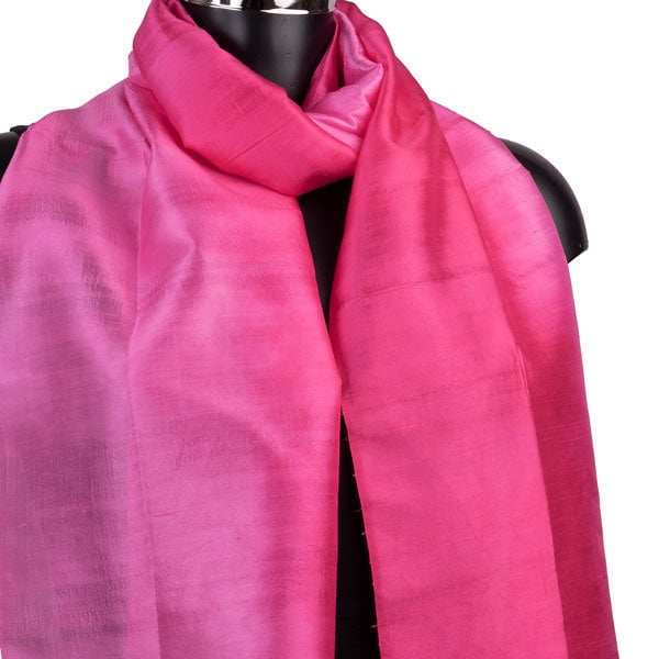 Écharpe en soie rose vif, Écharpe Cerise, Cadeau fait main, Écharpe en soie brute unie, Écharpes et châles, Mode durable, Écharpes équitables, Fuschia