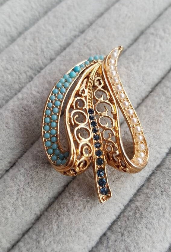 Broche Vintage En Forme De Feuille Dorée - Signée Créateur, Occasion, Pièce Unique