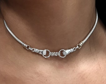 Hand Holding Necklace, Chunky Silver Chain Necklace, Hand Charm Necklace, Silver Day Collar, Best Friend Gift, Gift for Mom, Day Collar Gift
