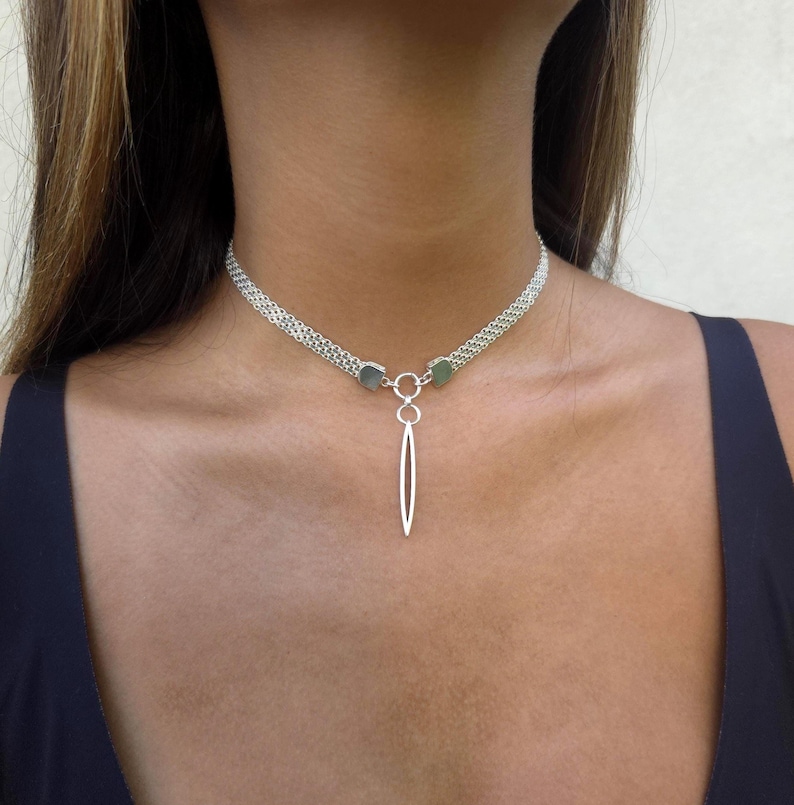 Delicate Sterling Silver V Necklace: Geometric Oval Pendant day collar