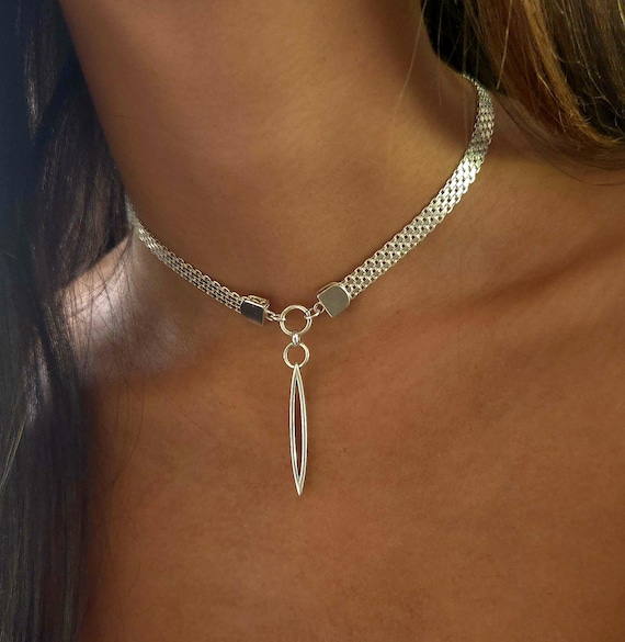 Choker collar: bisk chain necklace with Rhombus pendant, Geometric day collar for women