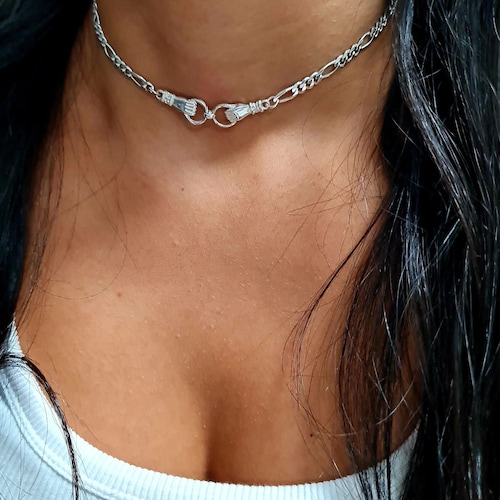 Choker Necklace: Double Holding Hands Necklace on Snake Chain