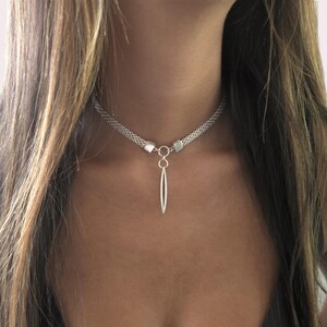 Delicate Sterling Silver V Necklace: Geometric Oval Pendant day collar
