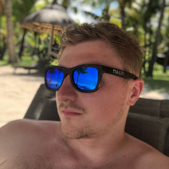 glasses wayfarer style