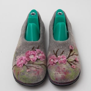 Felt wool slippers sakura flowers for women - Organic wool home shoes - Grey custom wool eco slippers | Rubber soles non slip slipers