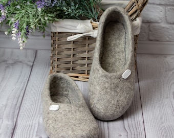 Women woolen slippers with sturdy rubber soles -Boiled wool eco shoes -Grey felt slippers natural home room shoes