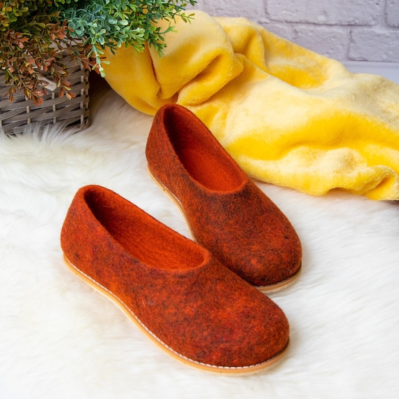 Multi-Colored Felt Slippers: Women's Wool Home Shoes with Non-Slip Soles