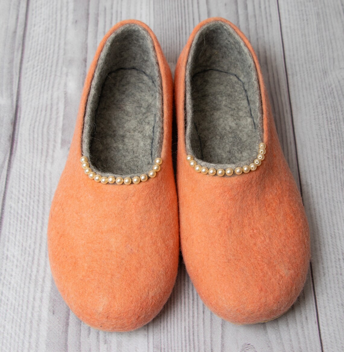 peach color slippers
