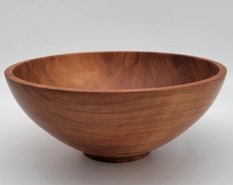Cherry bowl, medium sized, well balanced, nice markings with lovely shape and form, ideal for display or everyday use