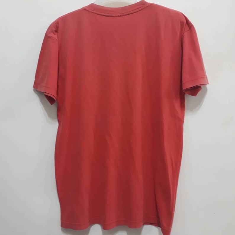 V2 BY VERSACE T-Shirt Spellout Made in Italy Tops Italian Brands Designer Fashion Gianni Classics Tops Tee Authentic Sz M
