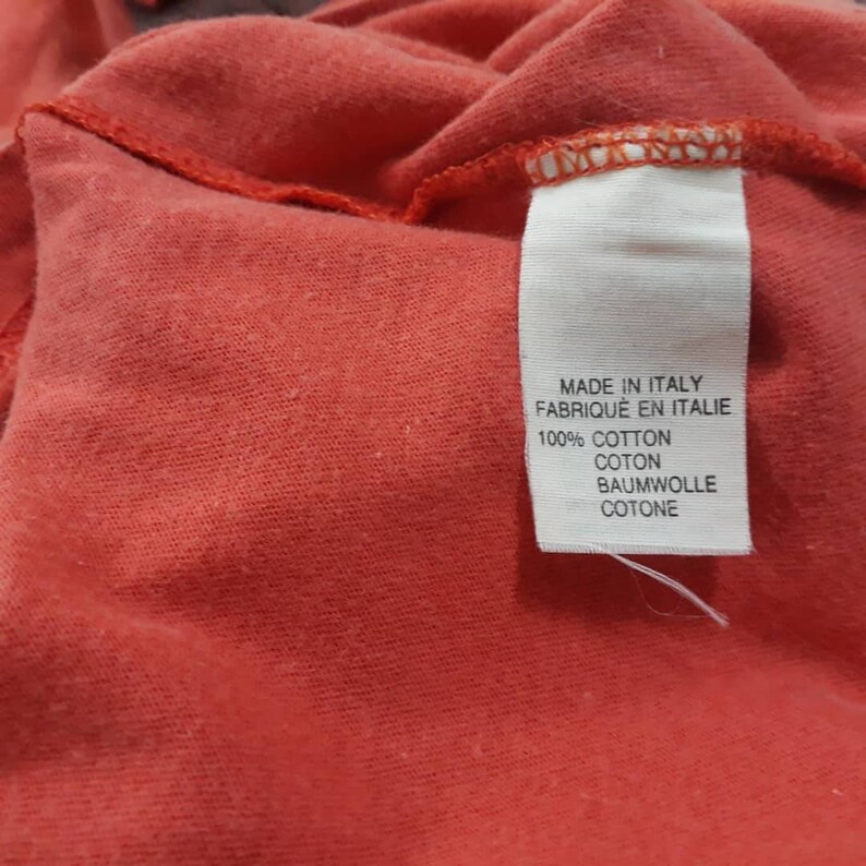 V2 BY VERSACE T-Shirt Spellout Made in Italy Tops Italian Brands Designer Fashion Gianni Classics Tops Tee Authentic Sz M