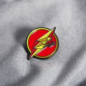 Flash Climber Enamel Pin – Unique Gift for Climbers – Rock Climbing Pin – Bouldering Pin