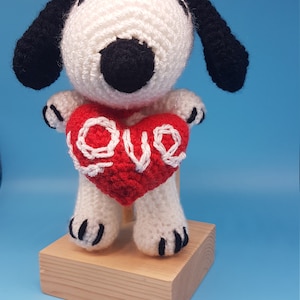 Lovely crochet snoopy, ideal gift for any occasion.
