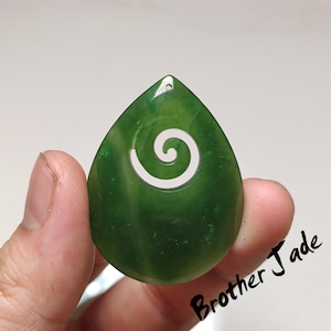 Canadian Nephrite Natural - green jade - jade Koru Pendant - Maori  - Gift - From Canadian - 11g -N137
