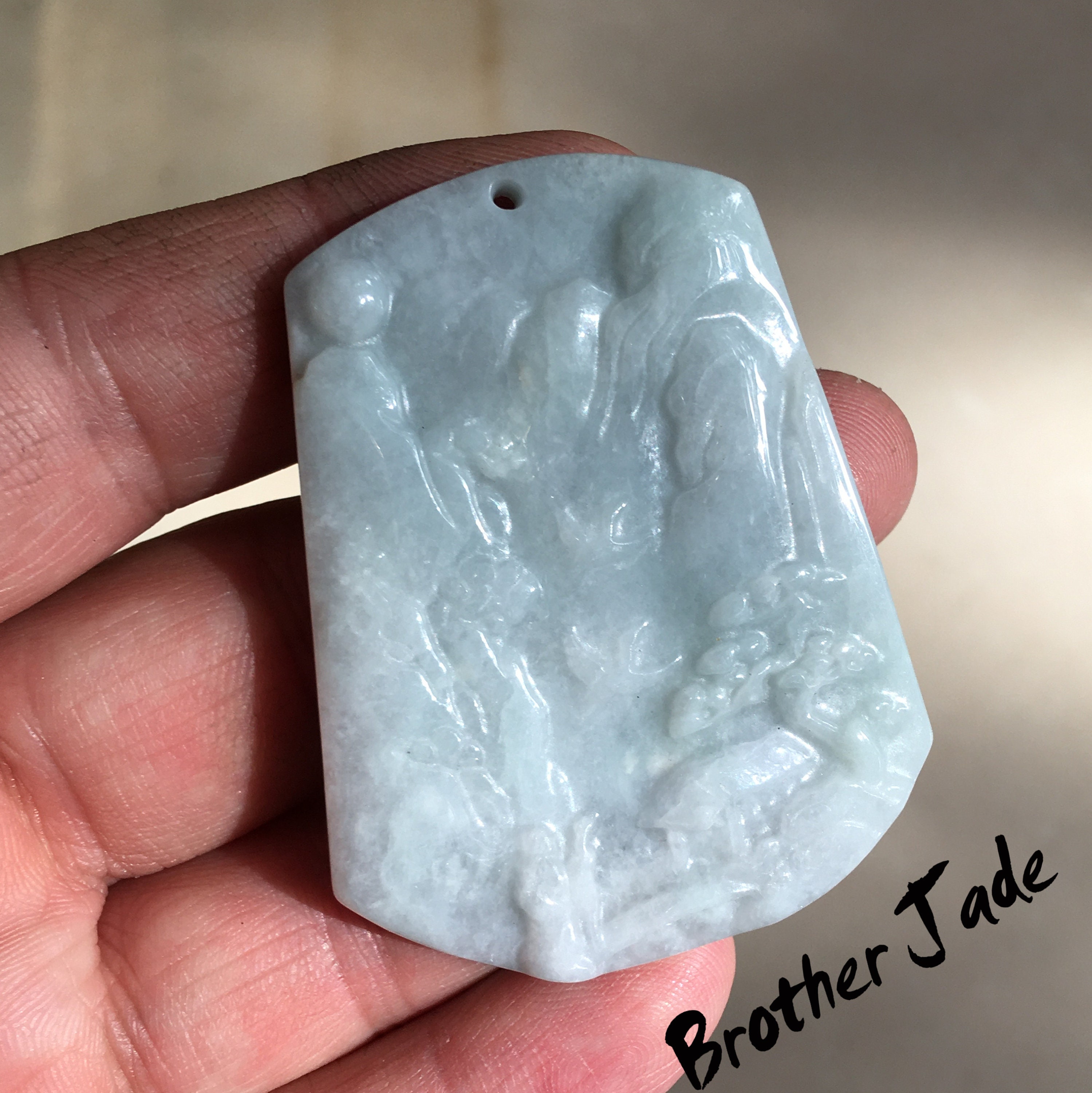 天然翡翠半透明風景ペンダント翡翠ギフト三水彫刻 - ペンダント