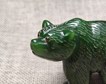 Pakistan jasper - Nephrite Natural - green jade bear - 155.7g N594831