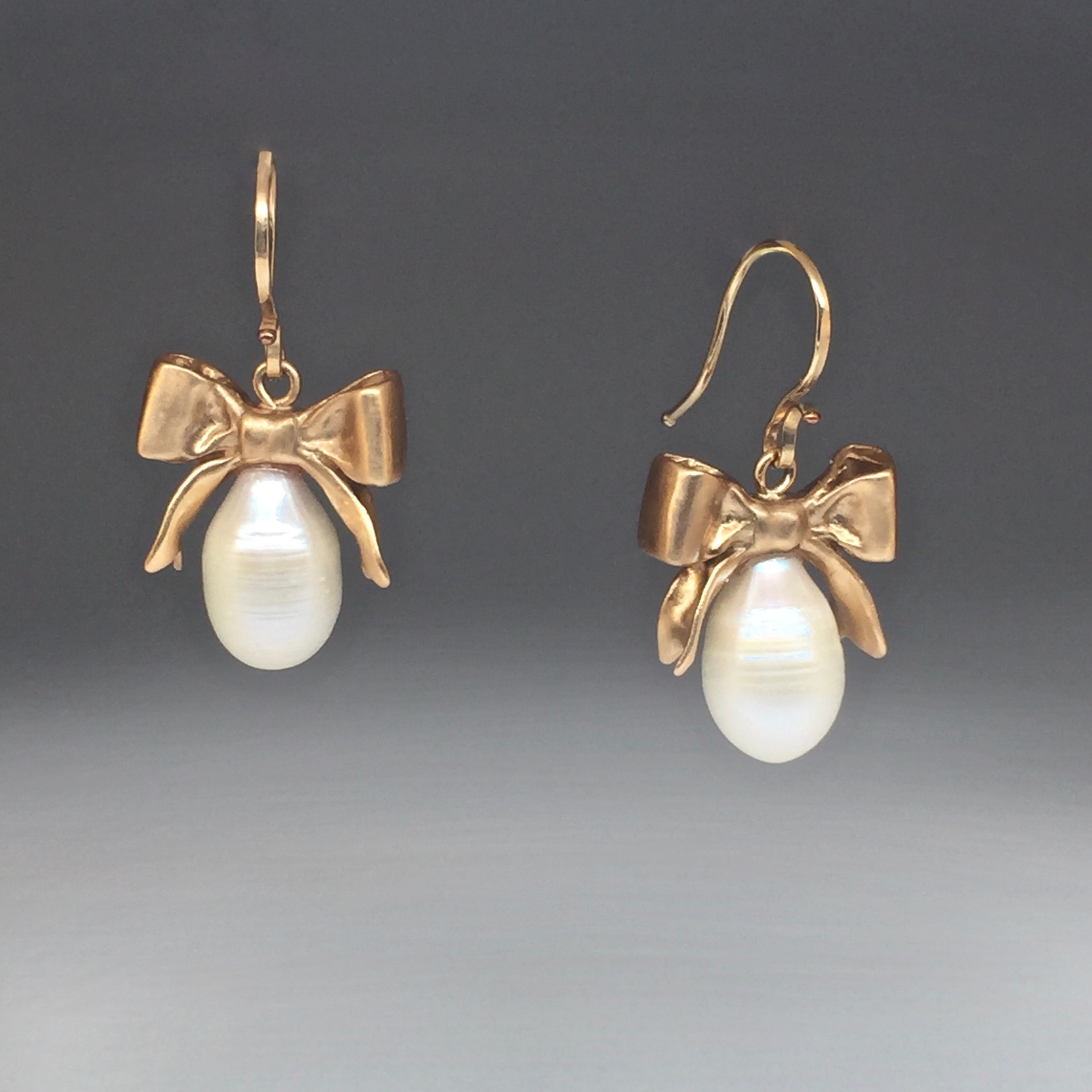 【HYERES LOR】22FW★ Noailles Baroque Pearl Earrings 10mm 10-11mm Natural White Baroque Freshwater Pearl Dangle Gold
