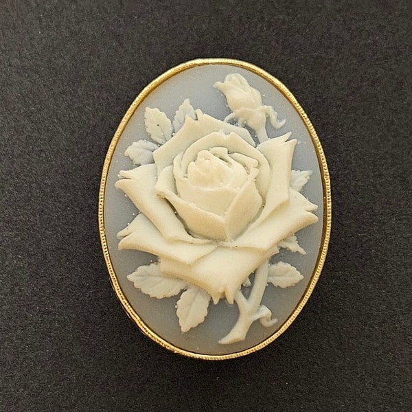 Vintage Signed Avon White Rose Faux Blue Cameo Gold Tone Scarf Clip Buckle