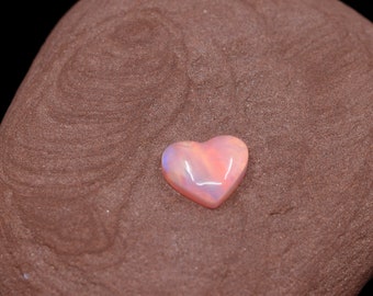Cabujón de ópalo Aurora rosa en forma de corazón, gema creada en laboratorio (14 mm x 17 mm)