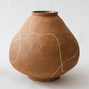 Organic sculptural handmade ceramic vase - Rounded ceramic flower vase - coiled ceramic vase - handbuilt ceramic vessel