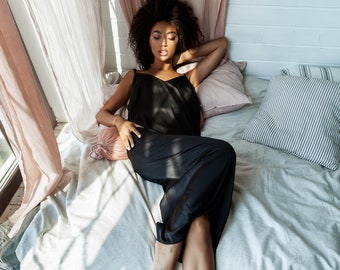 Vestido lencero de satén / Vestido de dama de honor / Vestido lencero negro / Vestido negro corto / Vestido de cóctel / Vestido minimalista / Vestido de satén negro
