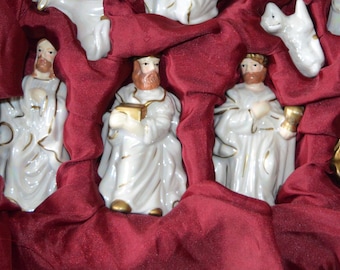 Vintage Christmas Holiday Time 10 Piece Porcelain Nativity Set, White and Gold Christmas Nativity Set, Vintage Creche Scene