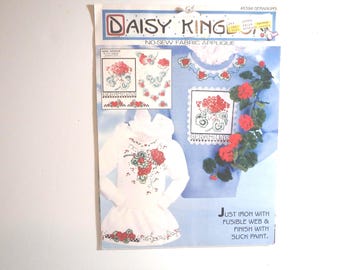 Daisy Kingdom No-Sew Fabric Applique - Geraniums #6394
