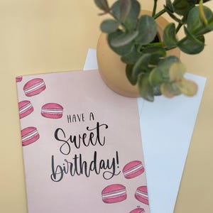 Carte pour notes macaron d'anniversaire doux