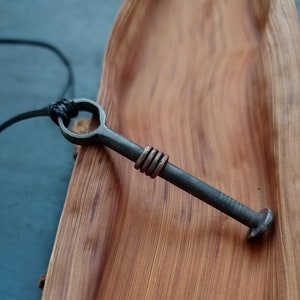 Eisen Schmuck Eisen Anhänger Halskette geschmiedet Schmuck geschmiedet Eisen Anhänger Halskette Eisen Anhänger Hand geschmiedet Halskette Geometrische Anhänger