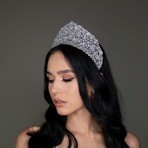 ISADORA Swarovski Crown, Wedding Crown, Crystal Bridal Crown, Silver Tiara, Bridal Hair Accessory, Quinceanera Crown, Vintage Crown, Tiara
