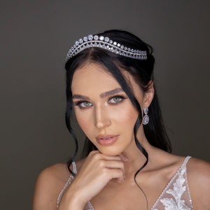 JOLINE Gold Bridal Tiara, Crown for Wedding, Swarovski Bridal Tiara, Bridal Crown Headpiece, Bridal Tiaras, Tiara Crown, Bridal Headpiece