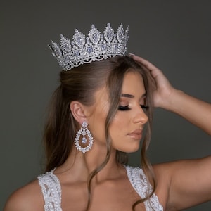 MAJESTIC ROYAL Swarovski Wedding Crown, Royal Wedding Crown, Magnificent Bridal Crown, Tiara Crown, Silver Wedding Tiara, Royal Crown