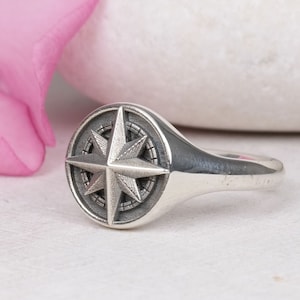 Compass Signet Ring, Wind Rose Ring, Sterling Silver 925, Traveler Ring, Compass Ring, Women Pinky Ring, gift for her, Oxidized Jewelry