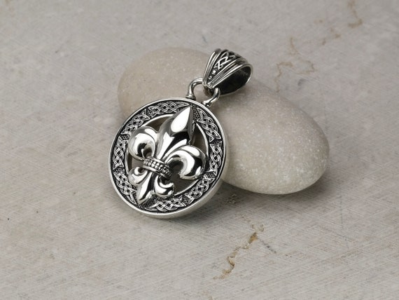 Fleur-de-Lis Charm Pendant Polished Sterling Silver Fleur-de-Lis Charm Pendant Polished Sterling Silver