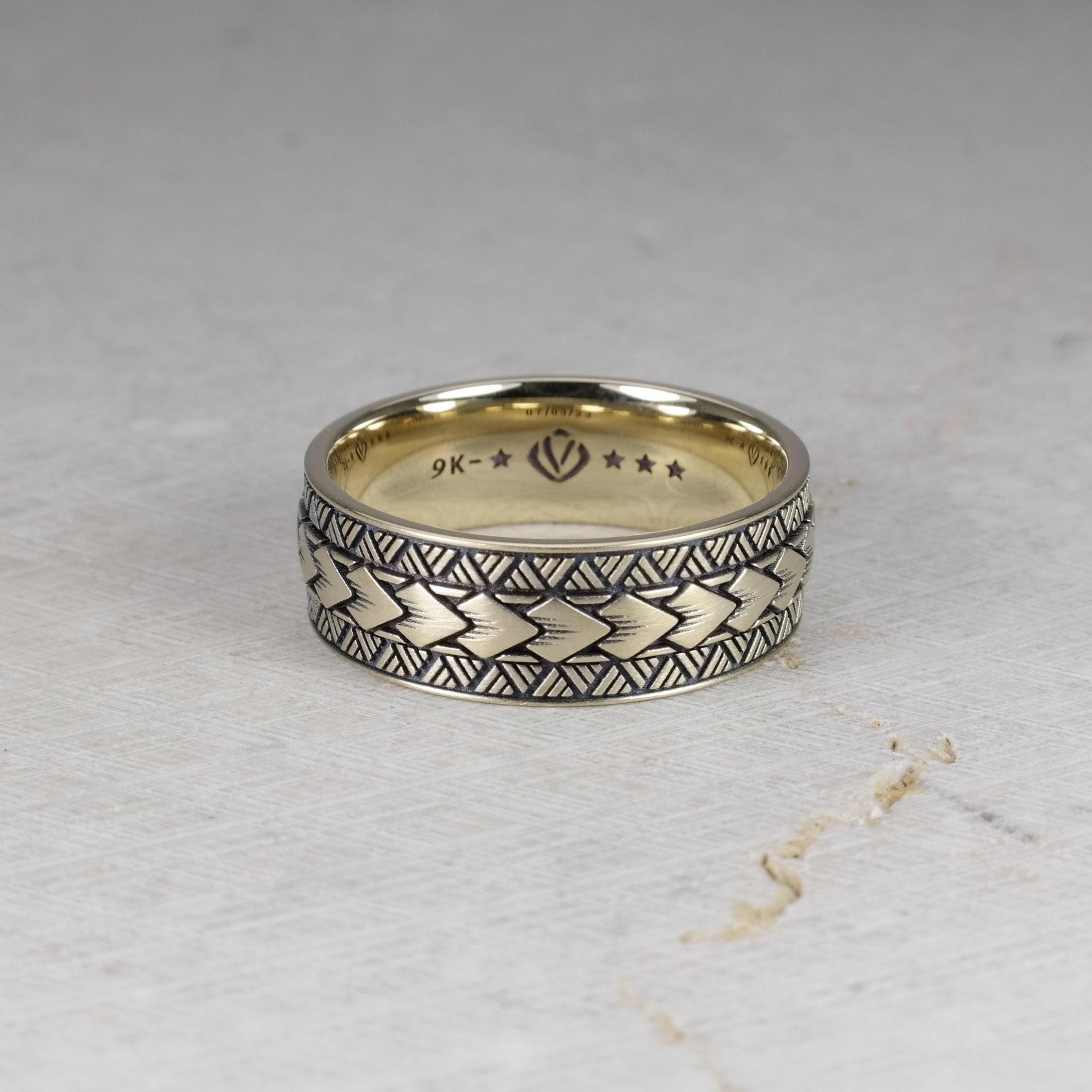 Samoan Arrow Pattern Wedding Band Ring, 9K Yellow Solid Gold With Black ...