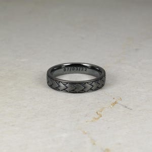 Samoan Arrow Pattern Wedding Band Ring, Black Rhodium, Polynesian ...