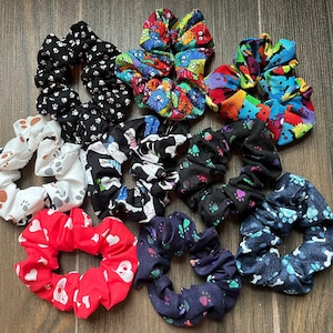 Kies 2, scrunchies, haarelastiekjes, pootafdruk, dierenartstechnologie, nationale dierenartstechnologiemaand, dierenarts, dierenartsassistent