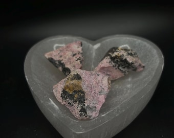 Rhodonite Rough Small Crystal , Metaphysical Healing, 1x